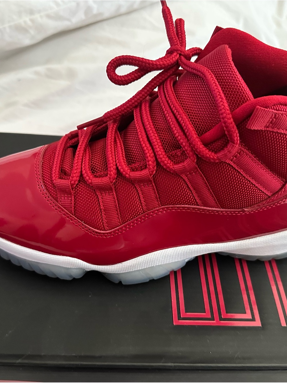 Air Jordan 11s Mid retro - Picture 4 of 8
